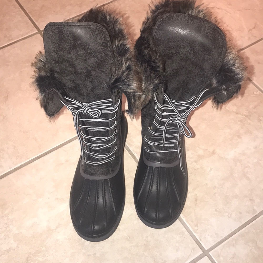Black duck boots